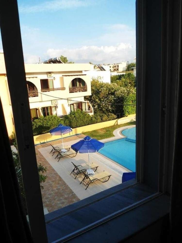 Irini Stalos Apartments Exterior foto